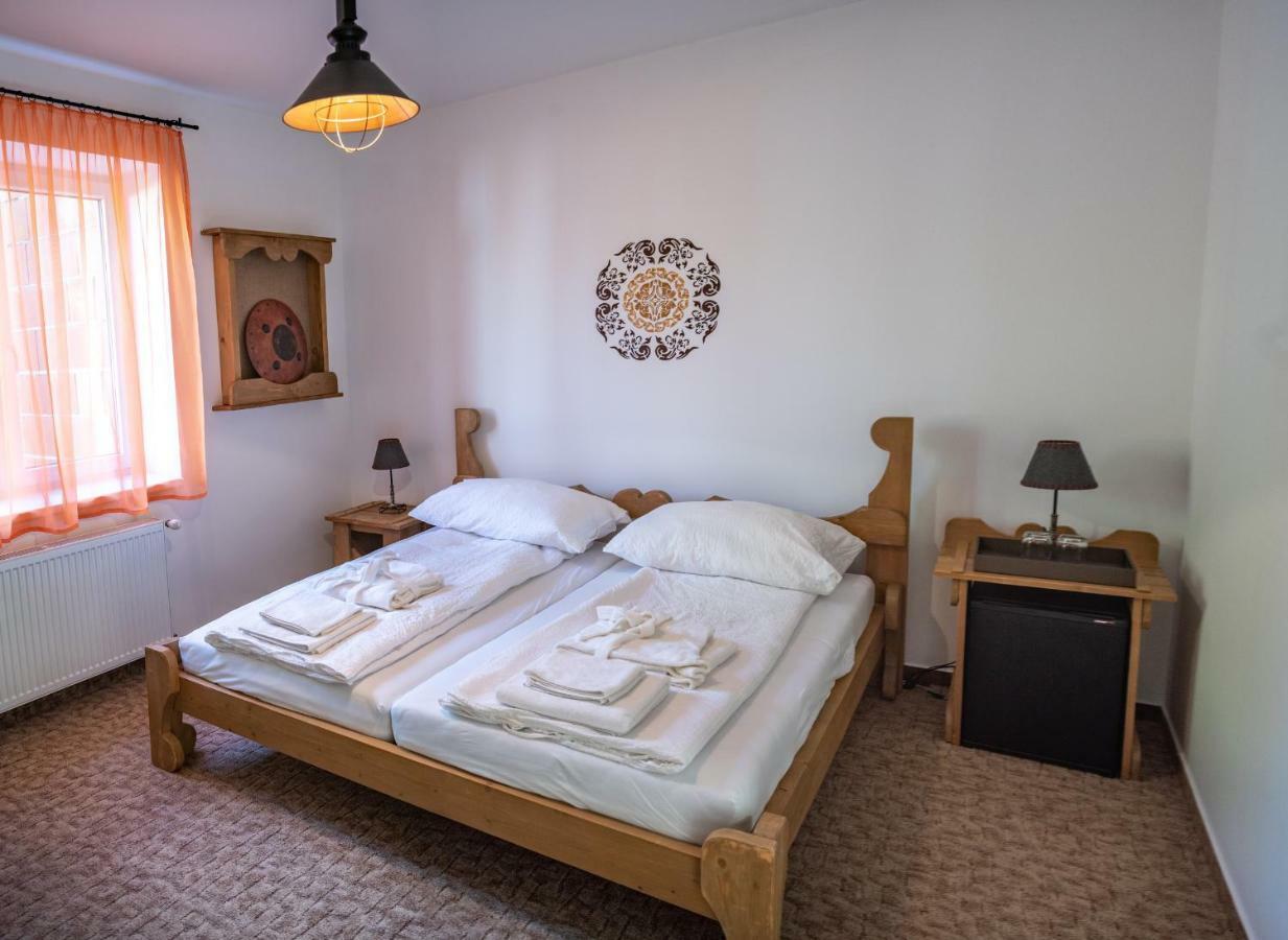 Szabolcs Vezer Panzio Bed and Breakfast Exteriör bild